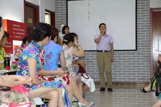 中康联合减肥医学研究院康奇益功能性服装研究中心“旗袍&红酒”答谢会